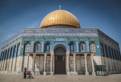 Israelin lomakohteet antavat mahdollisuuden vierailla monissa paikoissa, kuvassa Kalliomoskeija Jerusalemissa